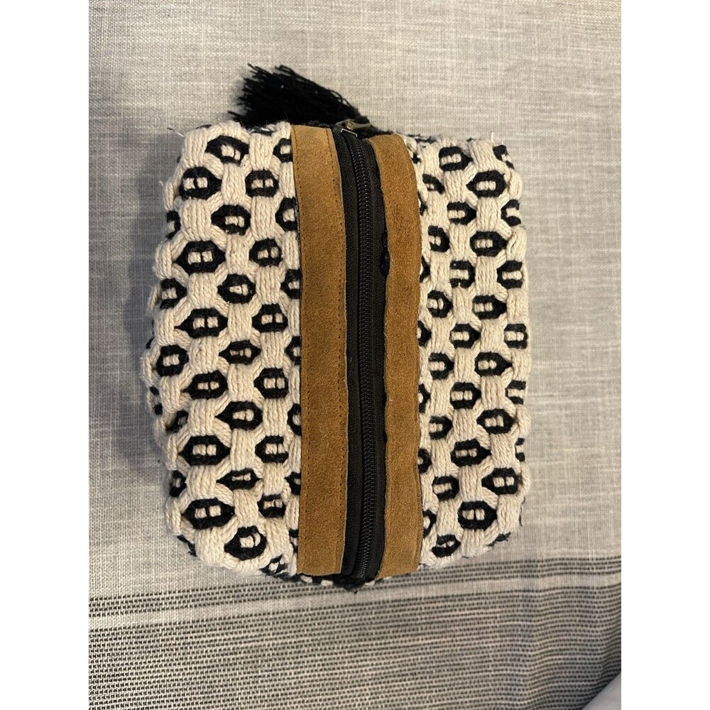 Love Stitch Boho Woven Cosmetic Bag Black Cream Tassel Zipper Pouch Clutch
